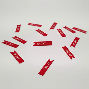 ป้ายริบบิ้นสีพิมพ์หน้าจอคุณภาพสูงแบบสั่งทำได้ป้ายธงวัสดุรีไซเคิลทำป้ายเสื้อผ้ายี่ห้อตั๋วเสื้อผ้า - Product Image 5