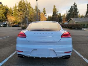Porsche Panamera Edition 2016 / Disponible à la vente avec faible kilométrage, moteur essence, véhicule bien entretenu et sans accidents. Ventes exceptionnelles. - Product Image 3