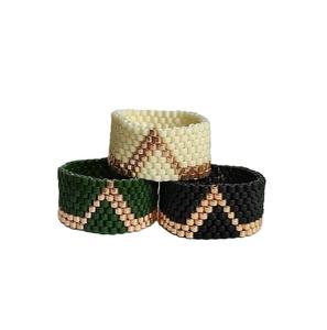 Anillo de cuentas de semillas ajustable de moda para mujeres y niñas Anillos de dedo de cuentas de semillas hechos a mano ecológicos para regalo - Product Image 3