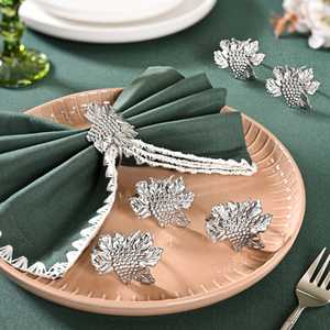 Anillo de Servilleta de Latón con Forma de Flor, Moderno, Lujoso y Duradero, de 4.5 cm, para Restaurantes, Decoración de Mesa de Boda, de Ambar Exports - Product Image 1