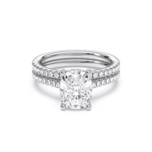 Bague de fiançailles Moissanite E-F/VVS-VS de 3.55 carats (centre 3.00CT) avec coussin et diamant taille ronde avec bande assortie en platine - Product Image 1
