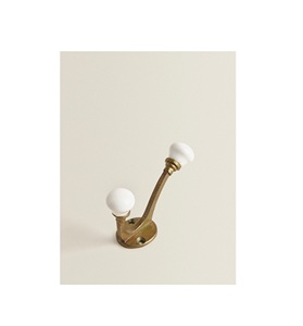 Crochets muraux modernes en laiton simplifient les solutions de rangement tout en ajoutant une touche métallique subtile aux designs muraux contemporains. - Product Image 2