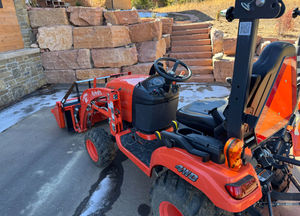 Accesorio de Cargador Frontal para Tractor Compacto 4WD L3302HST con Caja de Cambios, Equipo Agrícola - Product Image 2