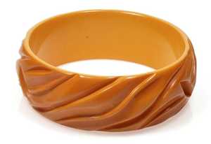 กำไลเรซิ่นคลาสสิคแบบสั่งทำพิเศษ ดีไซน์ลายดอกไม้ ประดับมุกเทียม รับรองโดย IGI สำหรับงานแต่งงาน - Product Image 4