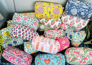 Wholesale Quilted Floral <b>Cosmetic</b> <b>Bag</b> Personalized Cotton Travel Toiletry Pouch Zipper <b>Bag</b> Fashionable Puffy <b>Cosmetic</b> <b>Bag</b> - Product Image 5