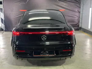 2021 M B EOS 580 Lithium Battery 110kWh Double Drive Motor AWD Leather Seats 6-Seater Rear <b>Camera</b> <b>Panoramic</b> Sunroof HATCHBACK - Product Image 5