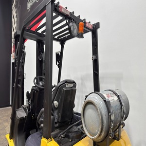 Transpaleta con batería de 3 toneladas con certificación CE, nueva altura de elevación de 6m, triple mástil, horquilla de 180mm de ancho, accesorios para montacargas - Product Image 3