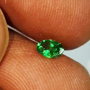 24pcs Tsavorite Naturelle Pierres Précieuses Lâches 5x3mm à 7x5mm Poire Ovale Trillion Facette Vert Coupe US $80 7cts Lot Iroc Ventes - Product Image 2