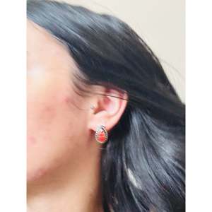 Boucles d'oreilles pendantes Zuni faites à la main en corail et argent sterling avec incrustation Shadowbox - Product Image 2