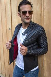 เสื้อกันลมสำหรับผู้ขับขี่รถจักรยานยนต์ชุดกีฬาที่อบอุ่นสำหรับนักปั่นจักรยานเสื้อแจ็คเก็ตกันลมออกแบบโลโก้ได้ตามต้องการ - Product Image 2