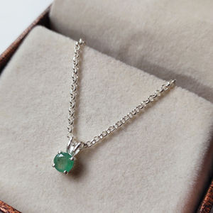 Juego de clavijas de plata de ley Natural de 5mm, Colgante de Piedra de nacimiento, collar de piedra de nacimiento Bohemia, Esmeralda verde (teñida) - Product Image 5