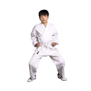 Venta caliente Unisex Karate Suit WKF Aprobado Ropa deportiva Logotipo personalizado y servicio OEM para niños en artes marciales - Product Image 1