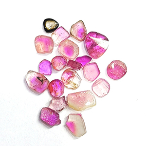 110 CTS Lote de alta calidad Natural Bio Color turmalina 5mm 14mm Tamaño libre Cristales crudos Ventas de hierro verde Piedra rugosa suelta - Product Image 1