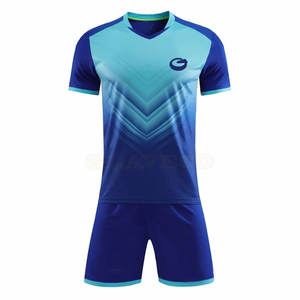 Venta al por mayor de ropa de fútbol de talla grande para hombres transpirable y cómodo conjuntos de uniformes sostenibles de moda y con estilo - Product Image 1
