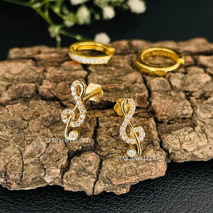 Pendiente de nota musical de diamante natural de oro macizo de 14K. - Product Image 2