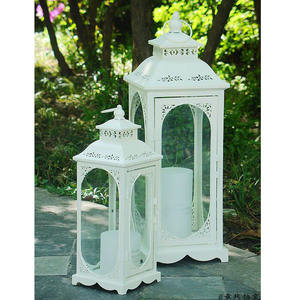 Linterna de vela antigua de tendencia superior Diseño de vidrio transparente único Acabado de metal personalizado para la decoración del hogar y Ramadán - Product Image 2