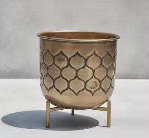 Nouvel arrivage de jardinière en métal doré avec support en fer pour la décoration de la maison Pot de fleur en fer de qualité supérieure pour cadeau - Product Image 2