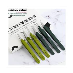 Pinzas de extensión de pestañas de acero inoxidable curvadas de 45 grados de alta calidad, nuevo diseño con punta de fibra antideslizante para uso en cejas - Product Image 1