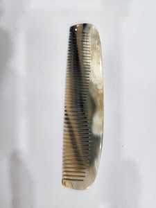 Poignée en corne de buffle Peigne à cheveux Style tendance Peigne en corne Meilleure qualité Fabriqué à la main Dames Décoration de cheveux Couleur naturelle Corne Com - Product Image 3