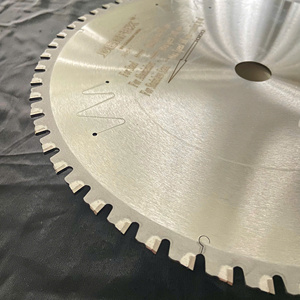 Lame de scie en alliage TCT de 305 mm pour couper l'acier et le fer, épaisseur de 2,2 mm, arbre de 25,4 mm, 60 dents, production en vrac OEM disponible - Product Image 5