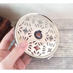 Dessous de plat rond en métal blanc vintage Support de pot de fabrication anglaise Exposition de l'Empire britannique 1938 Dessous de plat pour casseroles et poêles chaudes Tapis de bain - Product Image 5