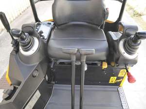 Miniexcavadora y Retroexcavadora JCB 18Z-1 con Motor Koop, Bomba de Alta Capacidad y Caja de Cambios |   Equipo de Construcción - Product Image 6