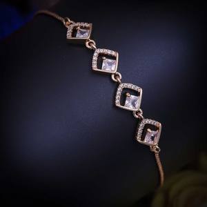 สร้อยข้อมือโซ่สี่เหลี่ยมชุบทองคุณภาพสูงสำหรับผู้หญิง ประดับเพชรซิร์คอน ดีไซน์ทันสมัย เหมาะสำหรับเป็นของขวัญ - Product Image 2