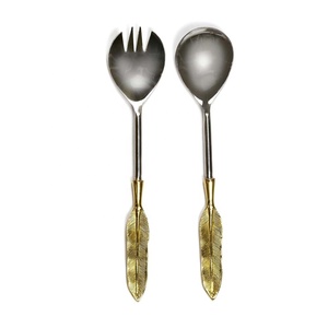 Ensemble de serveurs à salade décoratifs en acier inoxydable argent poli à la main avec poignée d'extrémité blanche en résine d'émail vert - Product Image 4