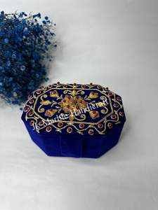 Caja de Joyería de Terciopelo Hecha a Mano con Bordado, Cubierta de Tela Resistente, al Mejor Precio para Regalo o Almacenamiento - Product Image 2