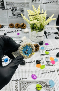 Reloj Analógico Digital con Incrustaciones de Piedras, Esfera Azul, Tono Dorado, Estilo Urbano de Lujo - Product Image 4