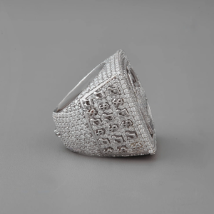 แหวนค็อกเทลประดับเพชรแพลตตินัมสแตนเลสสำหรับผู้ชายหรูหราออกแบบได้เองได้รับการรับรองโดย IGI - Product Image 2