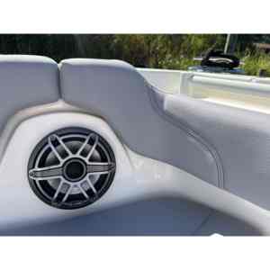 Cobia 280 DC 2026 en Nueva Condición, Material Plástico, Motor Yamaha de 500HP, Capacidad de Combustible de 172 Galones - Product Image 2