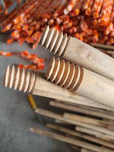 Meilleures ventes : Manche de balai en bois simple et durable avec revêtement PVC floral pour balais et serpillères – Direct Usine M.I.T Vietnam - Product Image 2