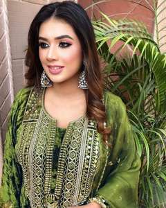 Vêtements de fête de mariage de qualité supérieure pur velours lourd fil complet broderie travail Kurta et pantalon avec Georgette Dupatta - Product Image 5