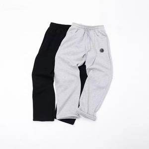 Pantalones deportivos para correr para hombre, ropa deportiva informal de corte regular, pantalones de chándal de lona transpirable, diseño de bolsillo abierto bordado - Product Image 2