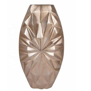 Venta caliente Florero fundido Florero decorativo de metal elegante Perfecto para la decoración de la oficina en el hogar o la sala de estar a precio mayorista - Product Image 2