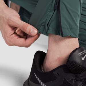Pantalon de jogging cargo vert sport Aero Run XL, logo personnalisable, taille élastique, tissu en velours côtelé avec lavage coloré - Product Image 6