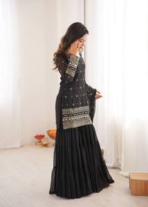 Conjunto de Verano con Top Sharara y Dupatta, Georgette Sintética Pura, Bordado con Lentejuelas, Estilo Dulce, Escote con Lazo, Silueta Holgada, Natural - Product Image 3