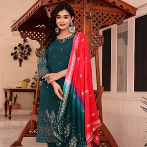 ผู้หญิงคุณภาพดีเยี่ยมสีเขียวพิมพ์กางเกง Kurta และชุด Dupatta สําหรับผู้หญิงจากผู้ผลิตชาวอินเดียในราคาที่ดีที่สุดสําหรับเด็กผู้หญิง - Product Image 1
