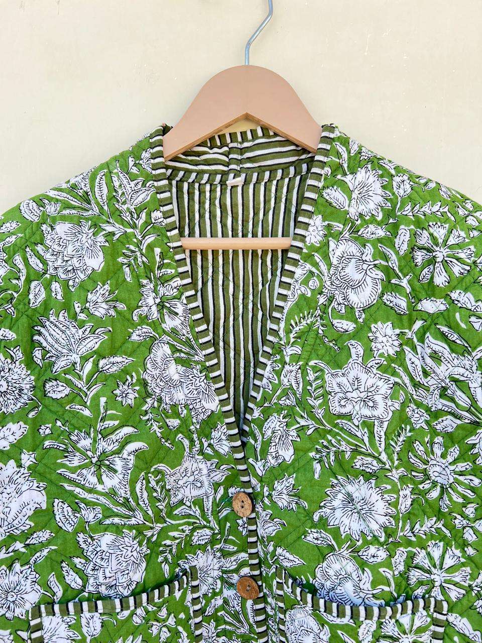 สีเขียว