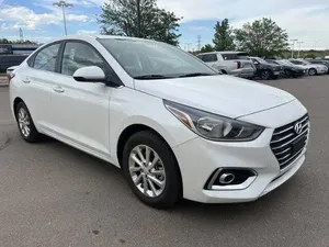 Hyundai Accent 2022 en parfait état - Product Image 3