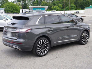 Usado 2023 Black Label AWD Llantas de Aleación Asientos de Cuero Sistema de Navegación Asientos Calefactables Arranque Remoto Luz Izquierda - Product Image 6