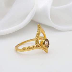 แหวนแลบราโดไรต์สำหรับผู้หญิงทันสมัยแหวนทองเหลืองประดับอัญมณีสวยงามแหวนสำหรับงานครบรอบงานปาร์ตี้ชุบทอง18K - Product Image 2