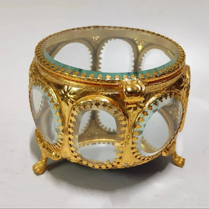 Prix raisonnable forme ronde cadre en laiton verre transparent boîte biseautée finition Antique taille personnalisée pour les filles maquillage accessoires utilisation - Product Image 6