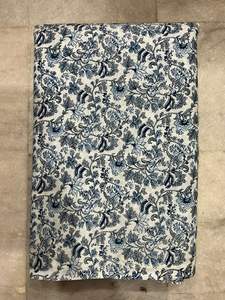 Tissu en coton biologique, cambric léger, imprimé floral, vente en gros d'usine, impression personnalisée, teinture végétale, super doux pour les robes et les sacs - Product Image 3