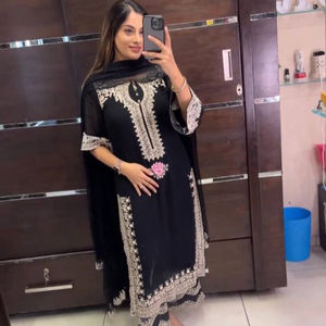 Ropa de fiesta Faux Georgette Kurta Pant con Dupatta Traje completamente cosido Vestido tradicional Hilo bordado Trabajo Ropa informal - Product Image 1