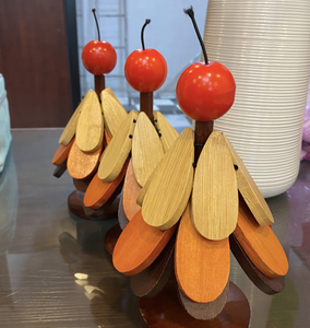 เครื่องประดับต้นคริสต์มาสไม้เนื้อแข็งสำหรับตกแต่งโต๊ะในเทศกาล สไตล์ดั้งเดิม ผลิตภัณฑ์จากเวียดนาม - Product Image 1