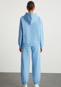 Survêtement streetwear à capuche personnalisé pour femme OEM/ODM, logo imprimé sur mesure, 100 % polyester léger, ensemble 2 pièces, coupe classique - Product Image 6