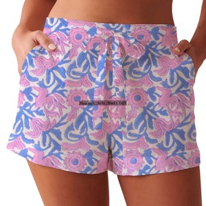 Shorts pour femmes en coton 100% imprimé à la main avec des motifs floraux, logo personnalisé imprimé, taille élastique - Product Image 1