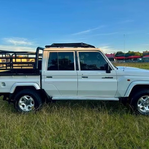 Toyotas landcruisers 4x4ระบบทำความเย็น/มือสอง toyotas landcruisers 70 SERIES - Product Image 1